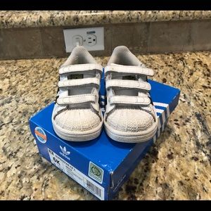 Adidas toddler size 6 superstar sneakers